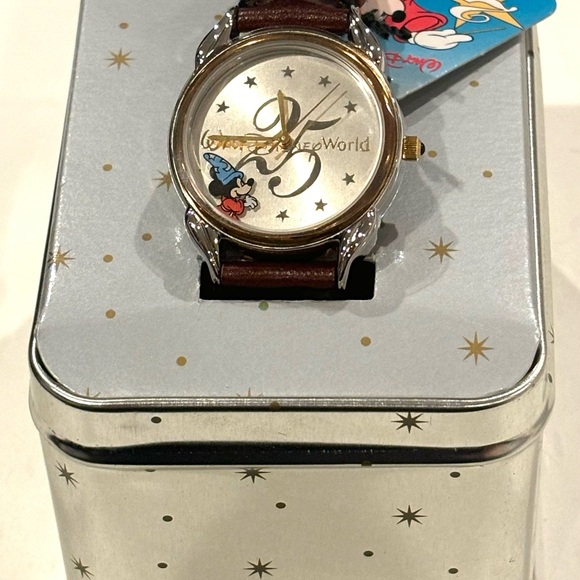 VINTAGE WALT DISNEY WORLD 25TH ANNIVERSARY WRISTWATCH NEW IN BOX WITH CERT - Picture 2 of 6